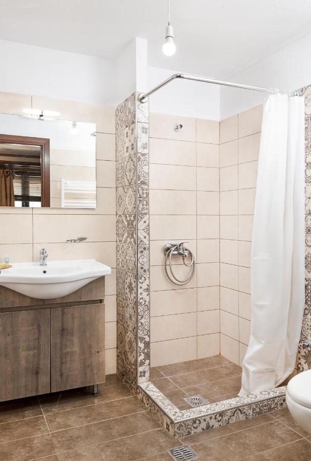 Hotel Limnaio à Khrisokhórafa Extérieur photo