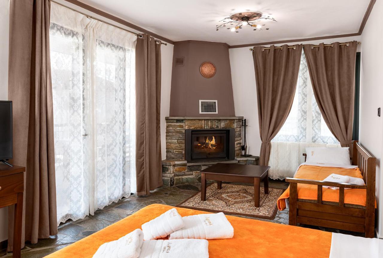 Hotel Limnaio à Khrisokhórafa Extérieur photo